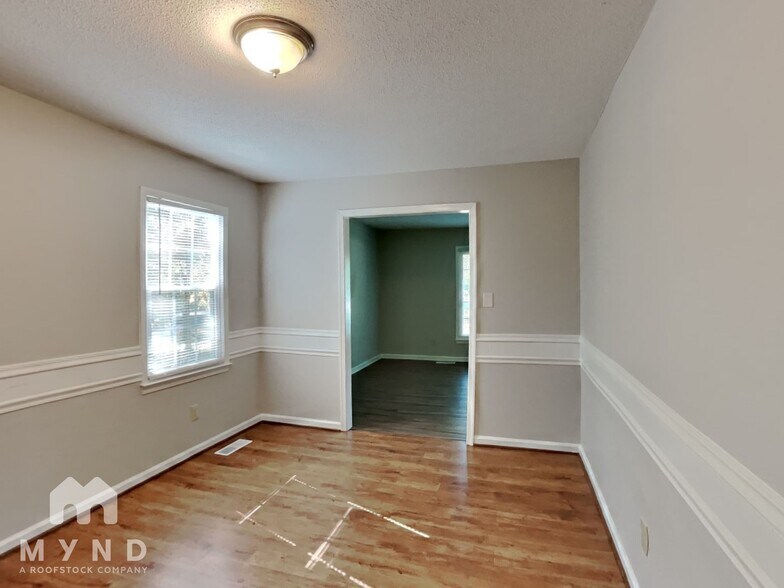 Building Photo - 4812 Kaplan Dr