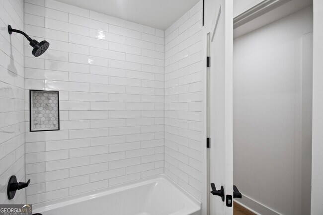 Building Photo - 2148 Green Forrest Dr