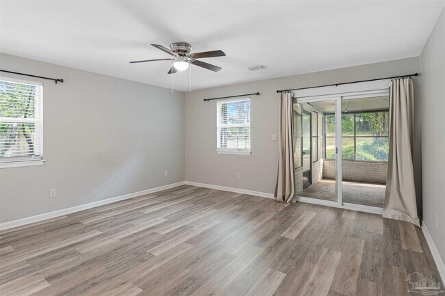 Building Photo - 3066 Rosa Del Villa Dr