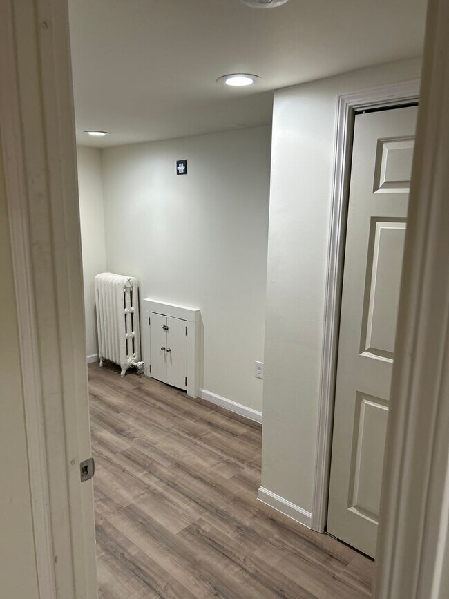 Building Photo - The Place to Be