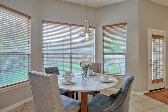 Building Photo - 131 Zephyr Bend Pl