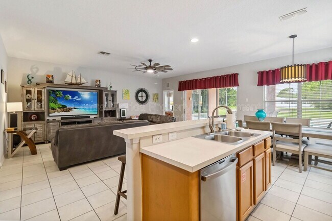 Building Photo - 163 Tigerlily Ct