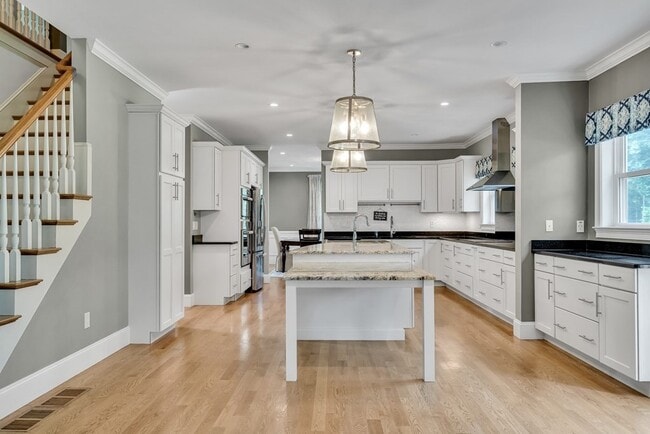 Building Photo - 121 Taylor Farm Rd