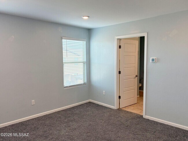 Building Photo - 7833 S Sugarbend Dr