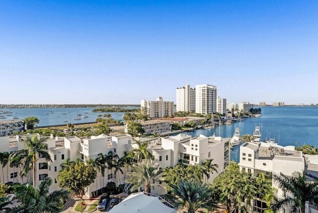 Building Photo - 7900 Harbor Island Dr
