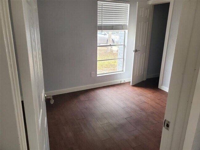 Building Photo - 807 Fernwood Cove