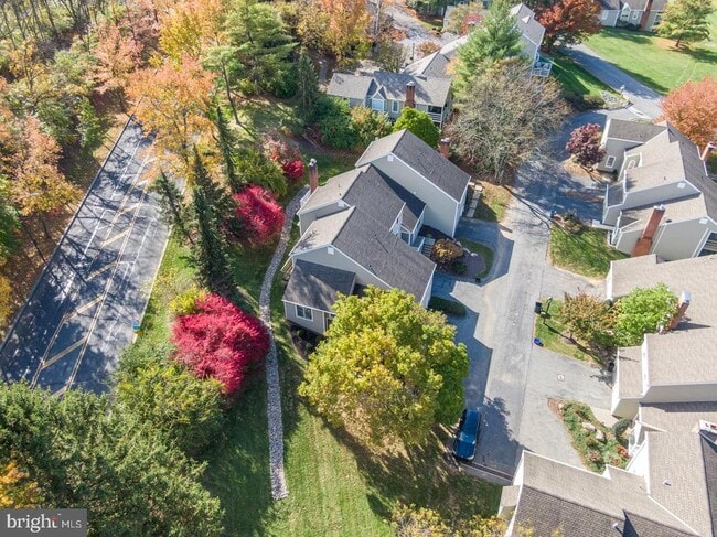 Building Photo - 1913 Meadow Ln