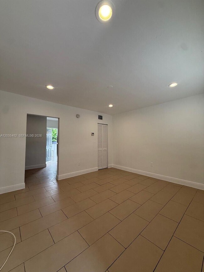 Building Photo - 5510 NW Miami Pl