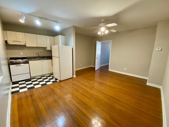 Building Photo - One Bedroom with City Views in Poncey-Highland