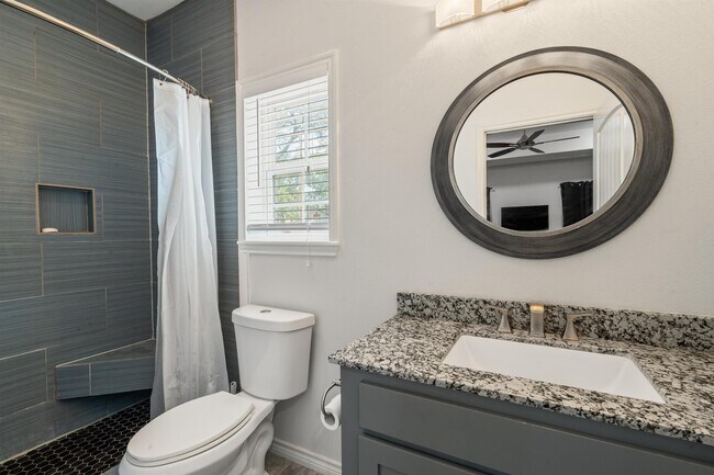 Building Photo - 200 Wallen St