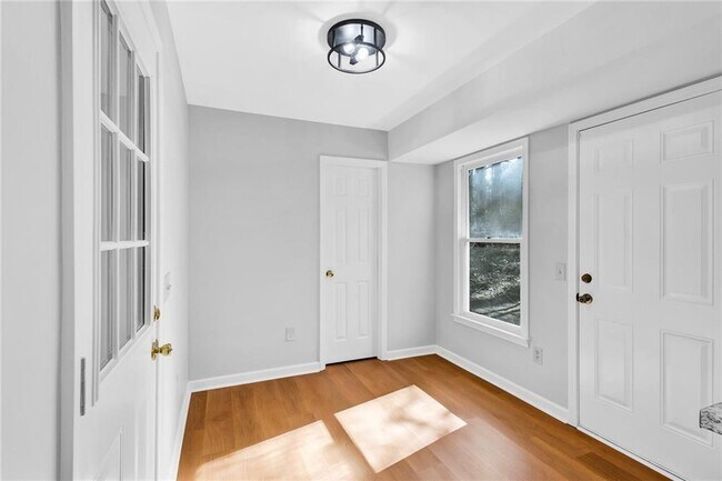 Building Photo - 7515 Asbury Dr