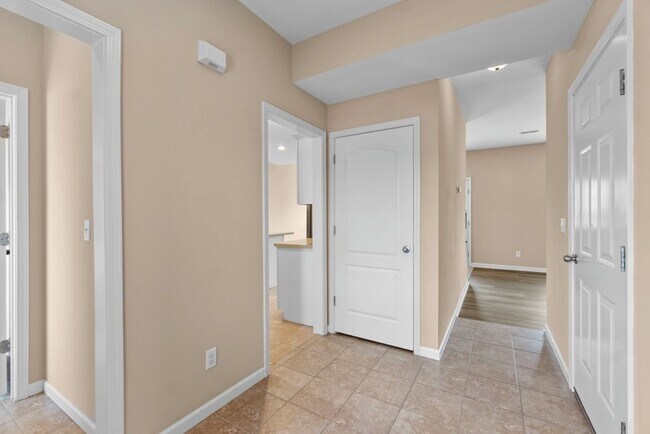 Building Photo - 2862 Larkspur Ct