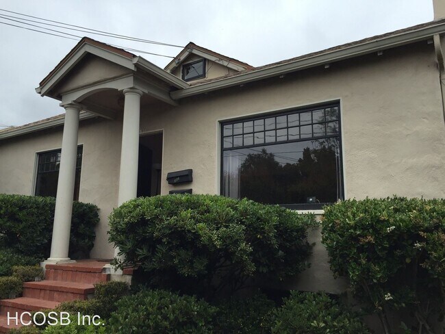 Primary Photo - 3 br, 2 bath Apartment - 302 N. Soledad