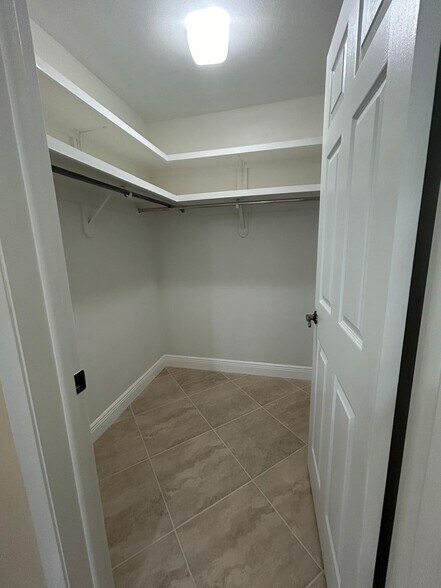 Building Photo - 4108 SE 8th Ave