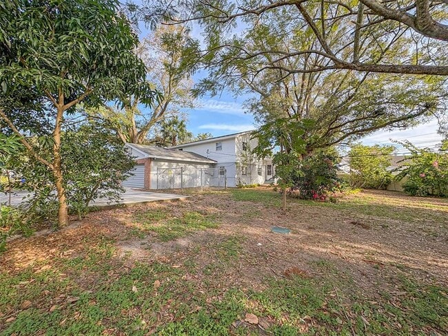 Building Photo - 1631 Monterey Ln