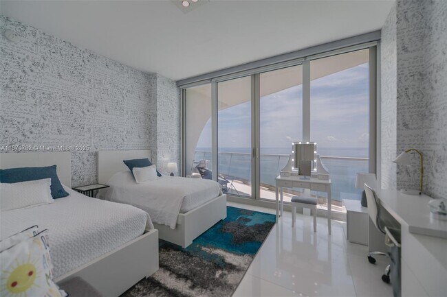 Building Photo - 16901 Collins Ave