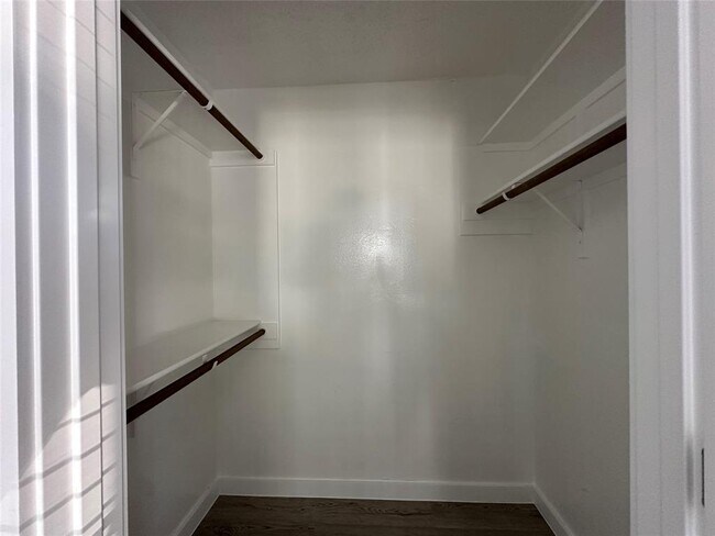 Building Photo - 4412 Gillis St