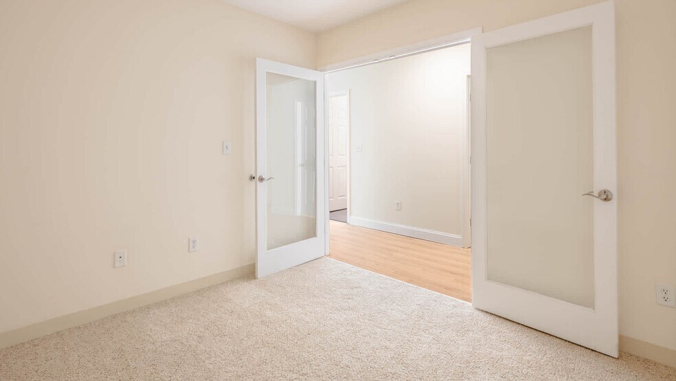 Building Photo - 70 Hope Ave