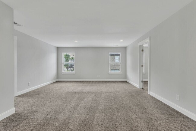 Building Photo - 4BR/3.5BA All-Brick Home Near Top Williams...