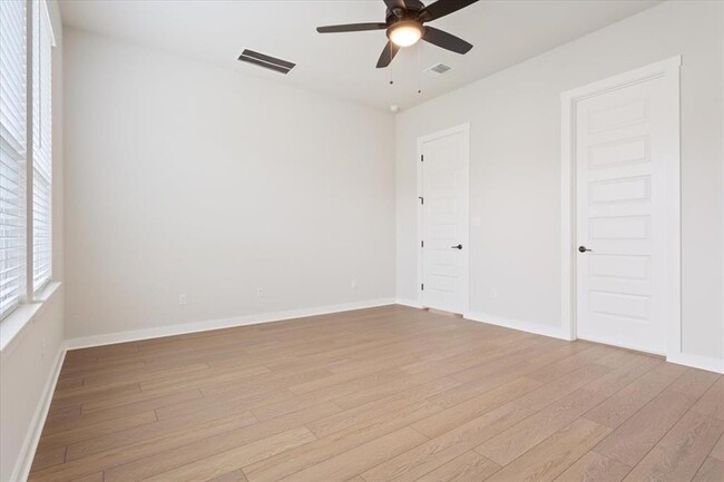 Building Photo - 212 Lariat Lp