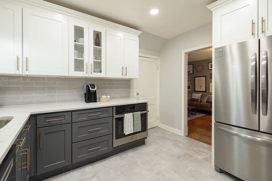 Building Photo - 3935 Oak Park Pl