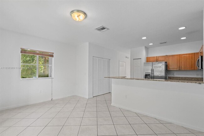 Building Photo - 8206 SW 29th St