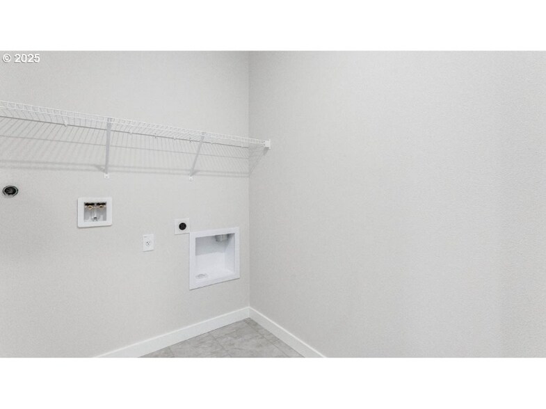 Building Photo - 9212 SE Azalea St