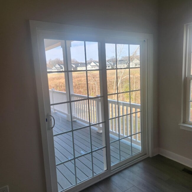 Building Photo - 211 Woodcreek Rd