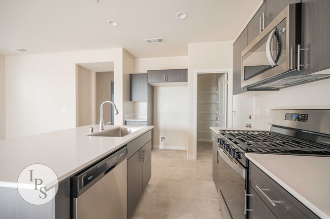 Building Photo - Riverstone Madera Home, 2BR/2BA – Numerous HOA Amenities!