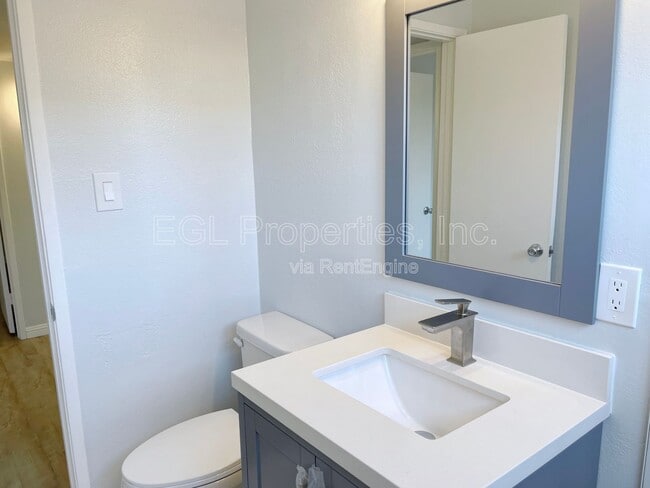 Building Photo - 360 N San Vicente Blvd