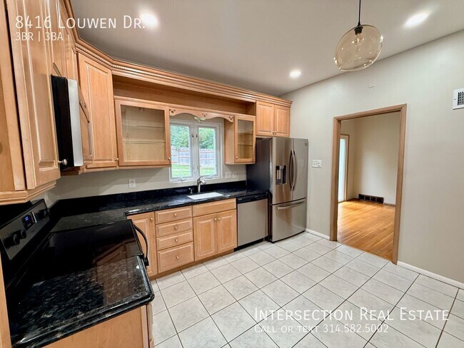 Building Photo - 8416 Louwen Dr