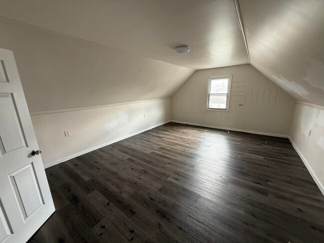 Building Photo - 37 E 49th St