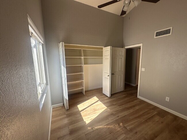 Building Photo - 4907 W McRae Way
