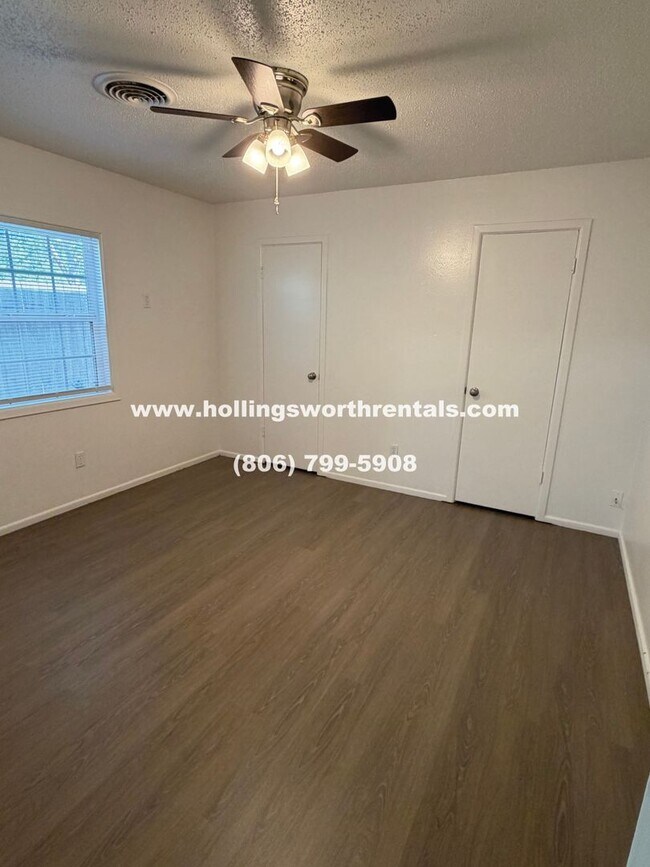 Building Photo - Spacious 3 Bedroom, 2 Bath, 2 Car Garage with bonus room