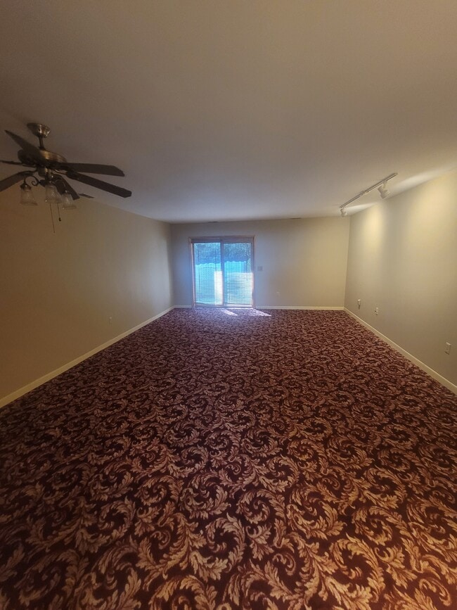 Building Photo - 106 Quail Dr