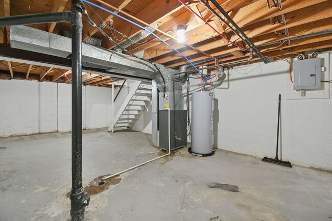 Building Photo - 1385 Country Side Dr