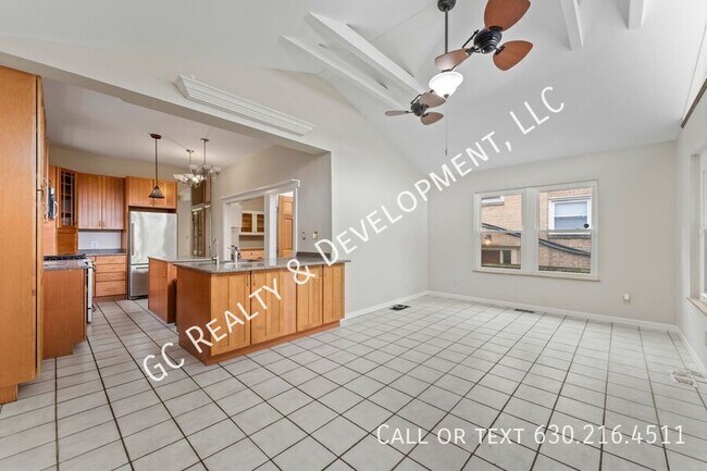 Building Photo - 314 Custer Ave