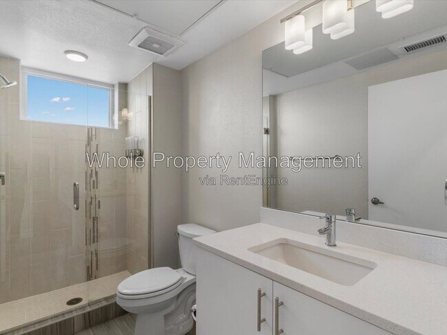 Building Photo - 2374 S University Blvd