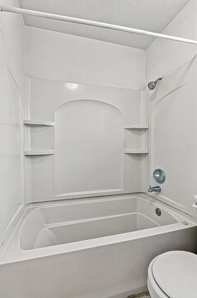 Building Photo - 204 Cutlass Dr