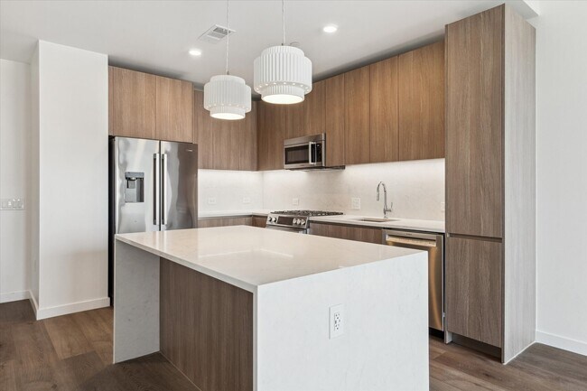 Building Photo - 1 Riva Row