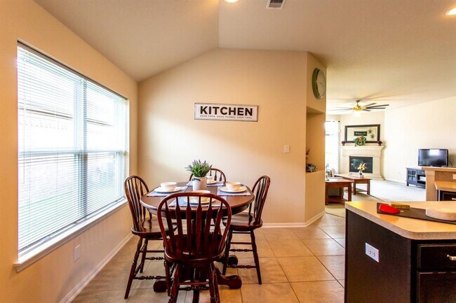 Dining - 9914 Knob Hollow Way