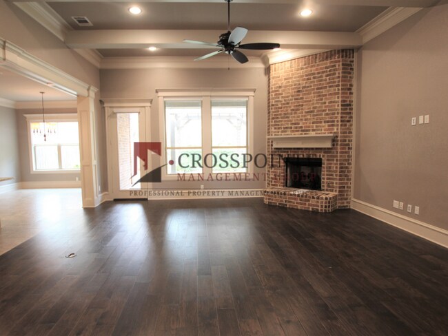 Building Photo - Gorgeous 3 bed 2 bath home in Hadley Court!