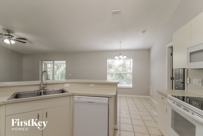 Building Photo - 2417 Larkwood Rd
