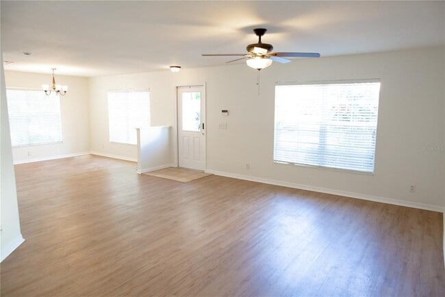 Building Photo - 9426 Charlesberg Dr