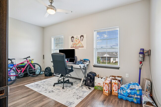 Building Photo - 2869 Spring Rose Cir