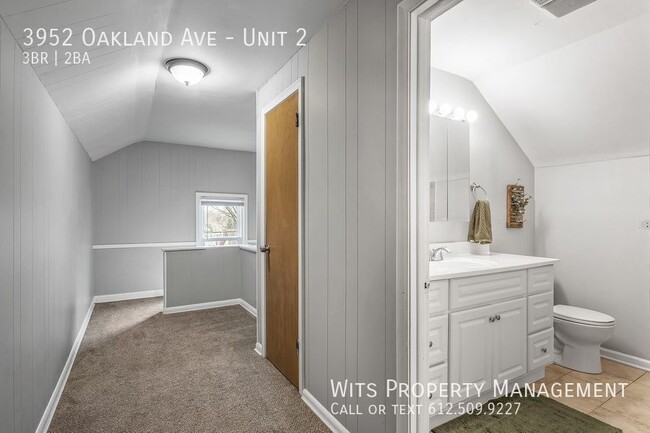 Building Photo - Charming 3Bed/2Bath Unit in South Minneapolis