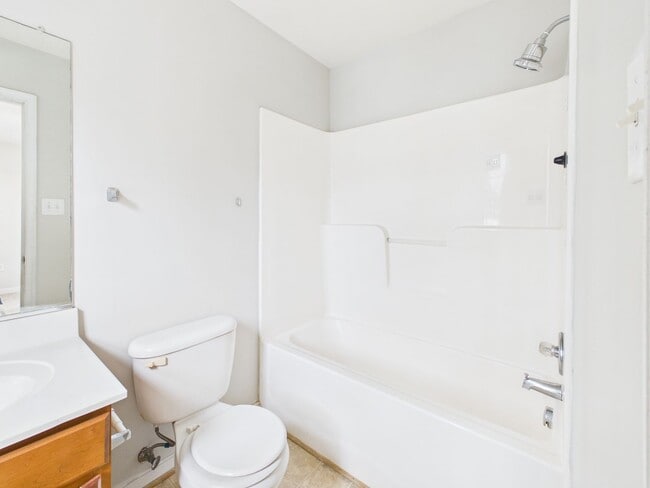 Building Photo - 4715 Milfax Rd