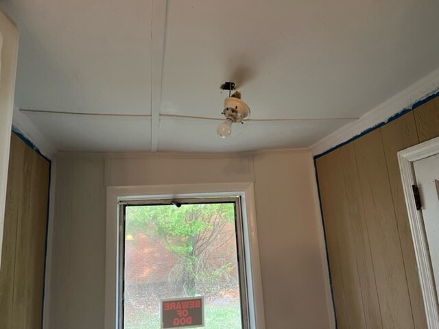 Building Photo - 106 W 6th Ave