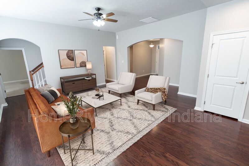 Building Photo - 10439 Long Branch Dr