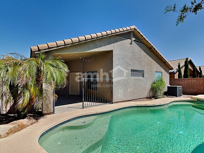 Building Photo - 15905 W Saguaro Ln
